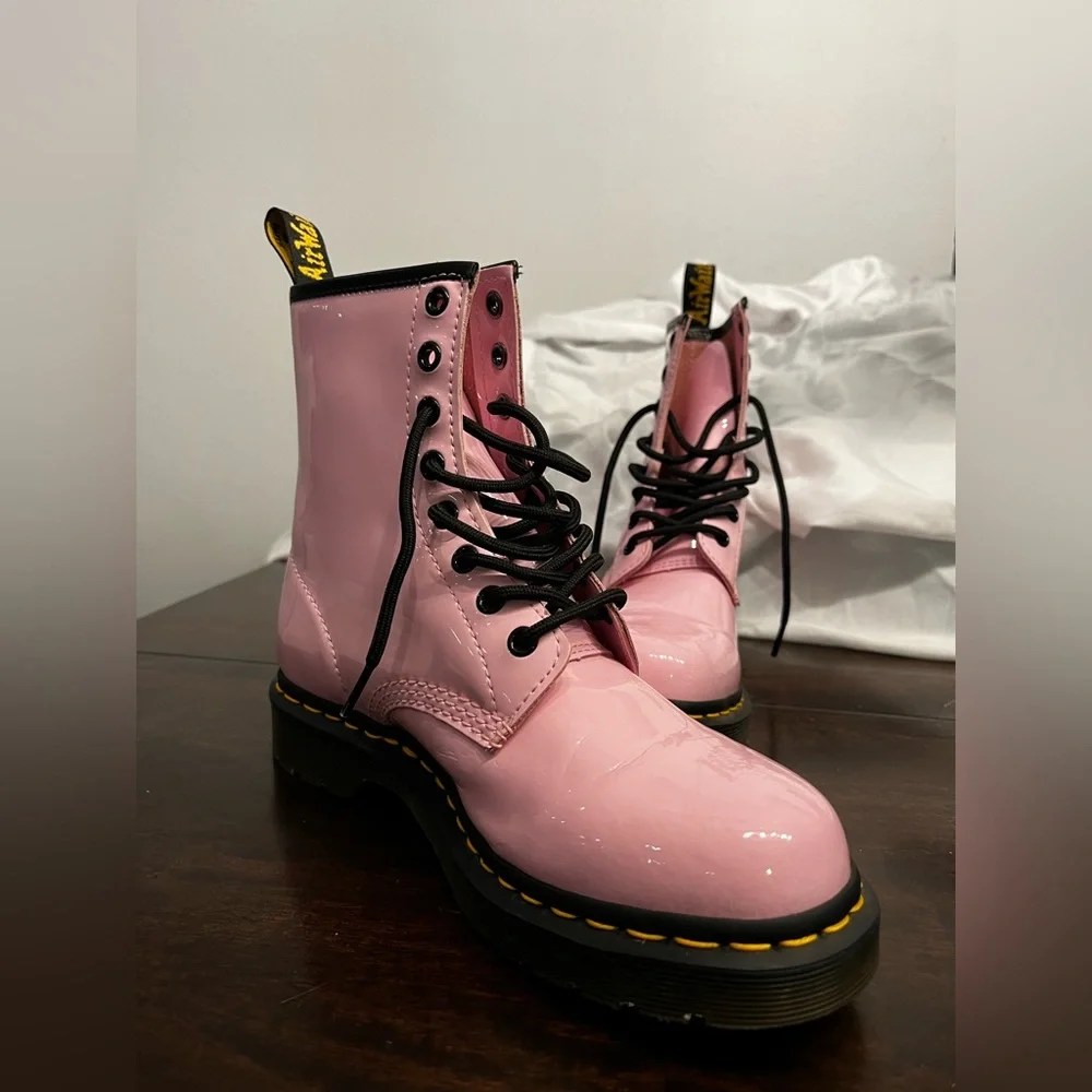 Dr. Martens 1460 Patent leather Pale Pink Combat Boots Barbiecore size 8 women’s - Picture 1 of 14